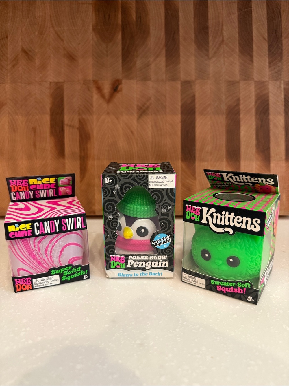 Needoh Holiday Set, Knittens, Polar Glow Penguin, Candy Swirl